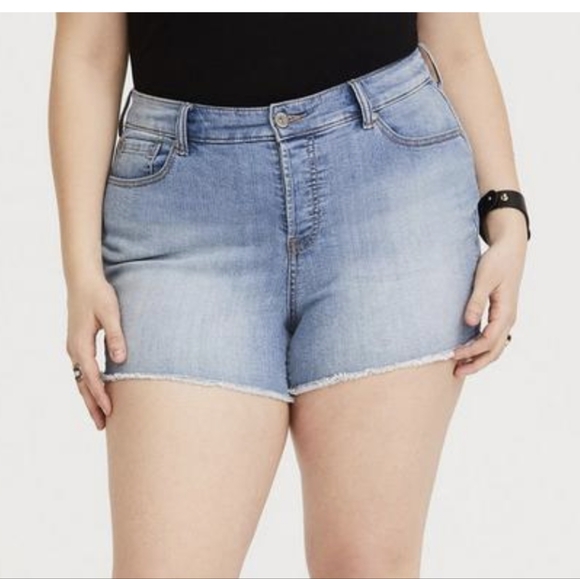 Torrid High Rise Skinny Short Vintage Stretch 20 Light Wash Denim Blue Jean - Picture 3 of 13